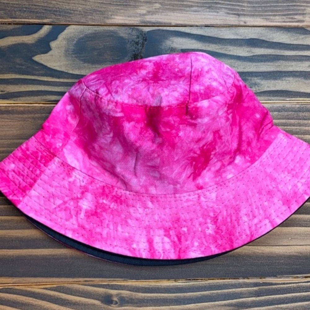 Pink tie dye bucket hat